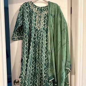 Emerald Green Printed Suit Set + Matching Dupatta (Gently Worn)